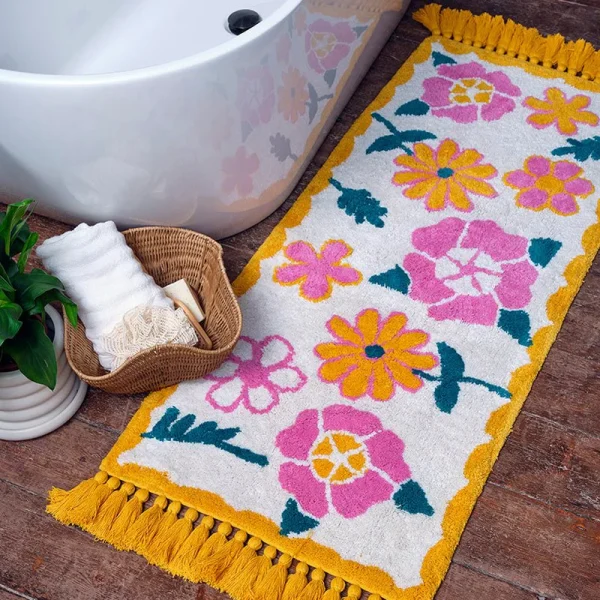 Lemonade bath runner